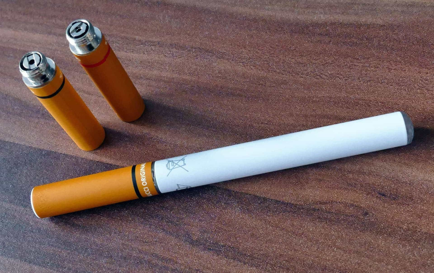 Nicotine (ááŽáááŻáááşá¸)