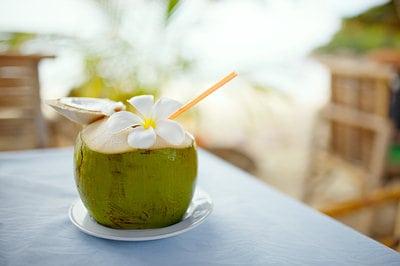 Coconut Water (အုန်းစိမ်းရည်)