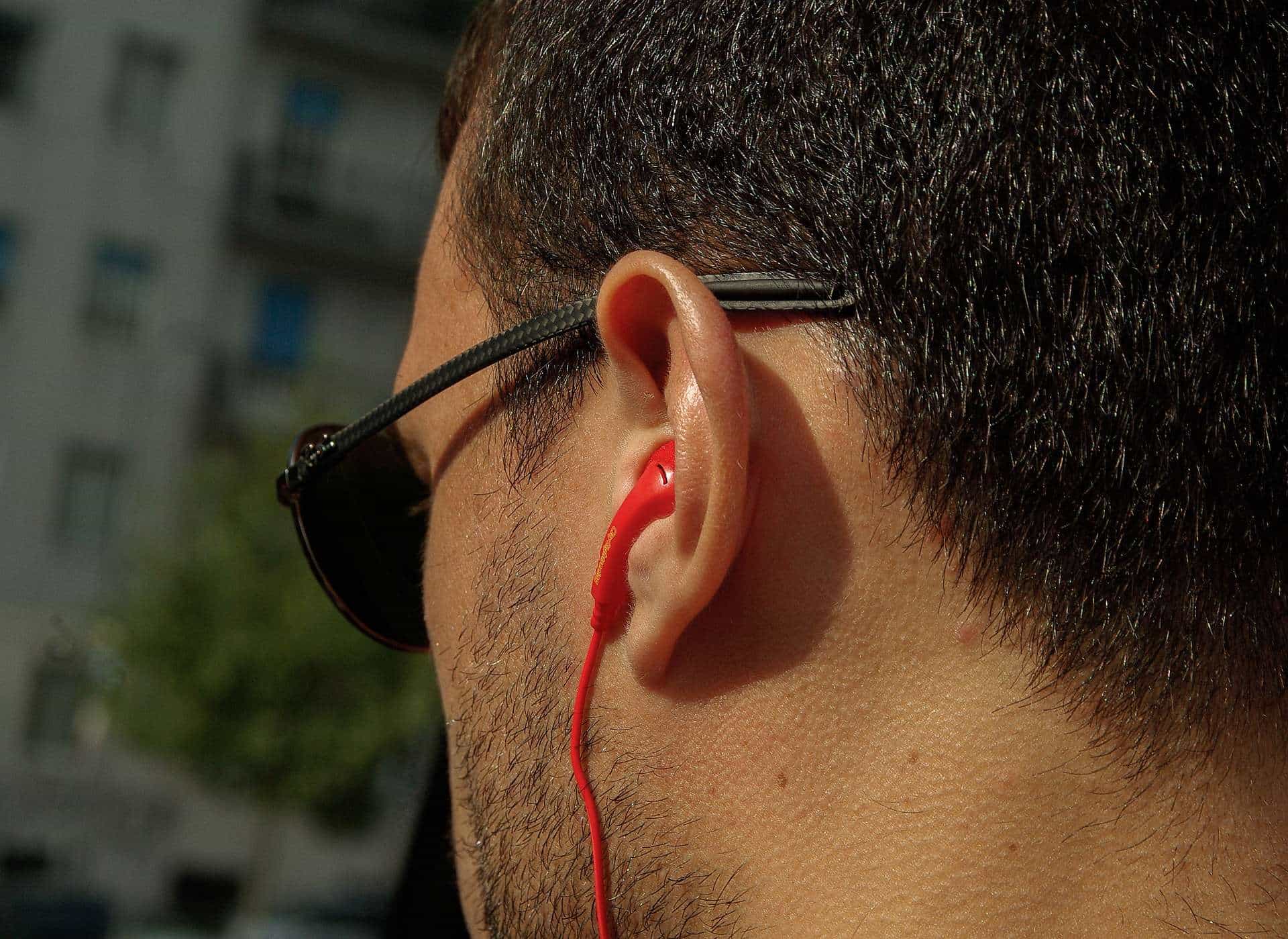 Foreign Object In The Ear (နားထဲသို့ ပြင်ပမှပစ္စည်းများဝင်ခြင်း)