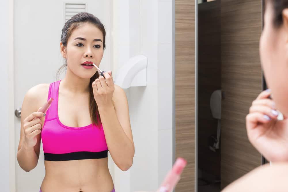 Gym သွားရင် မိတ်ကပ်မလိမ်းသင့်တဲ့ အကြောင်းရင်း