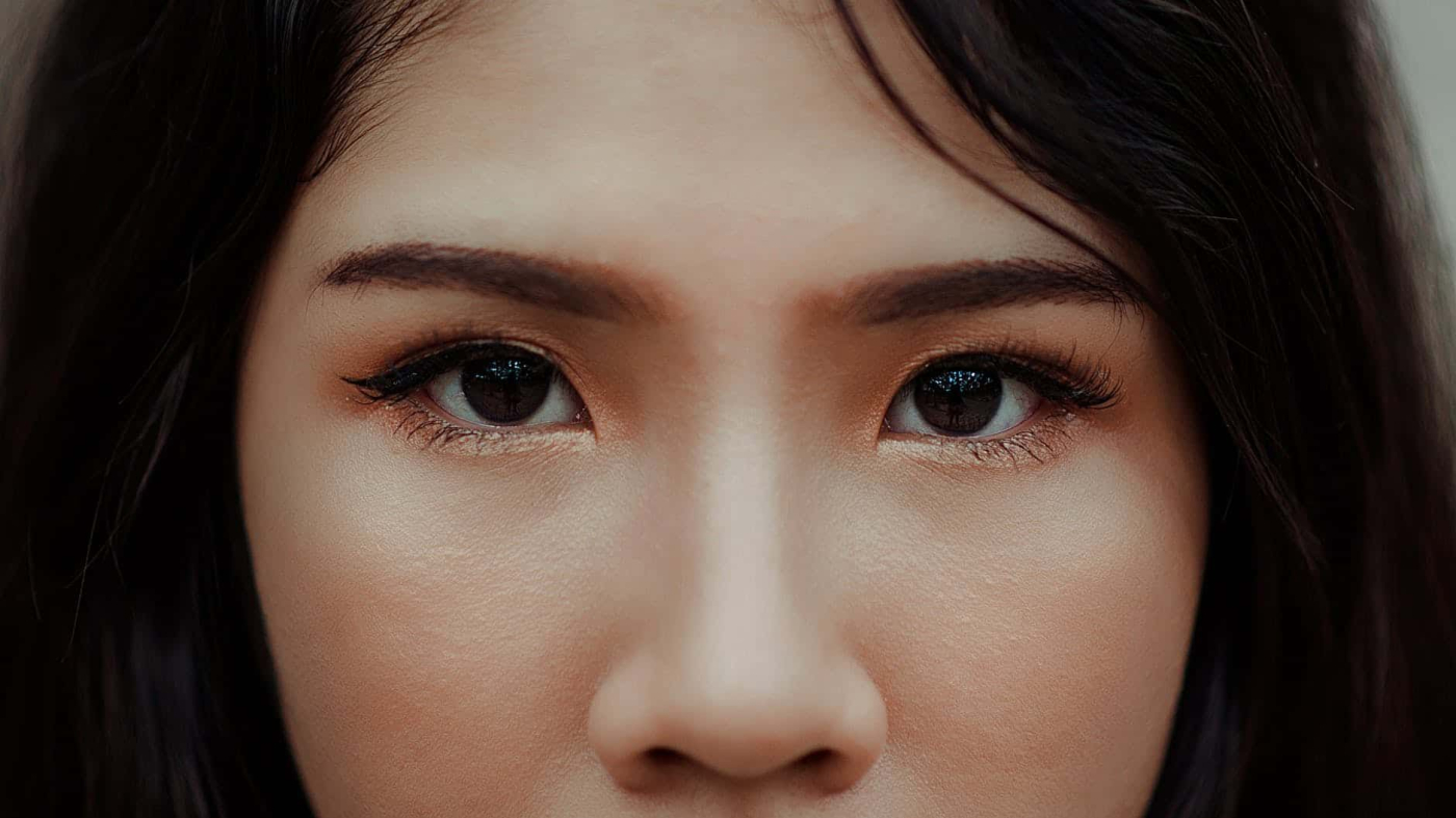 မျက်ခုံးတက်တူးထိုးခြင်းအကြောင်း သိထားသင့်သမျှ