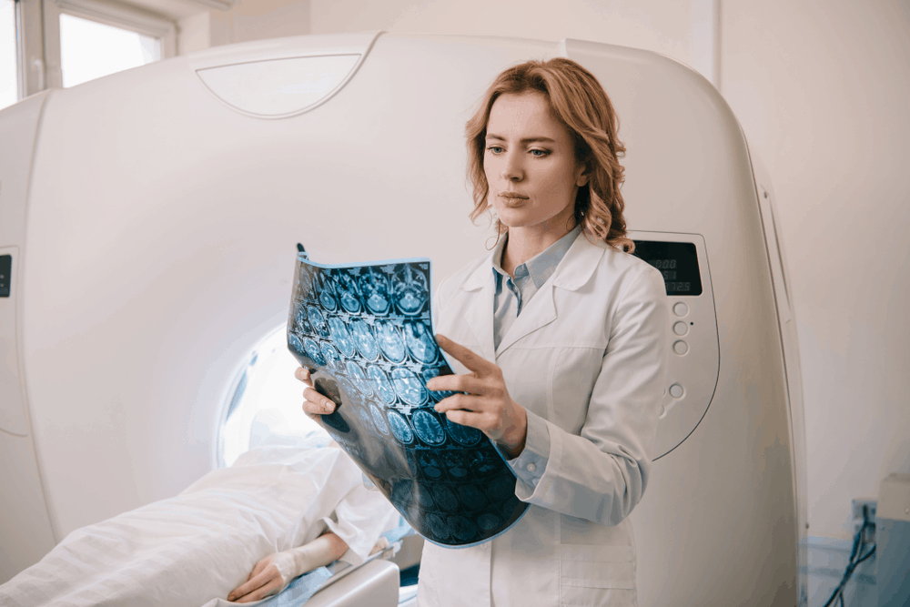 ရောဂါရှာဖွေဖို့ CT Scan နဲ့ MRI  ဘယ်ဟာကို ရွေးကြမလဲ ။ ။
