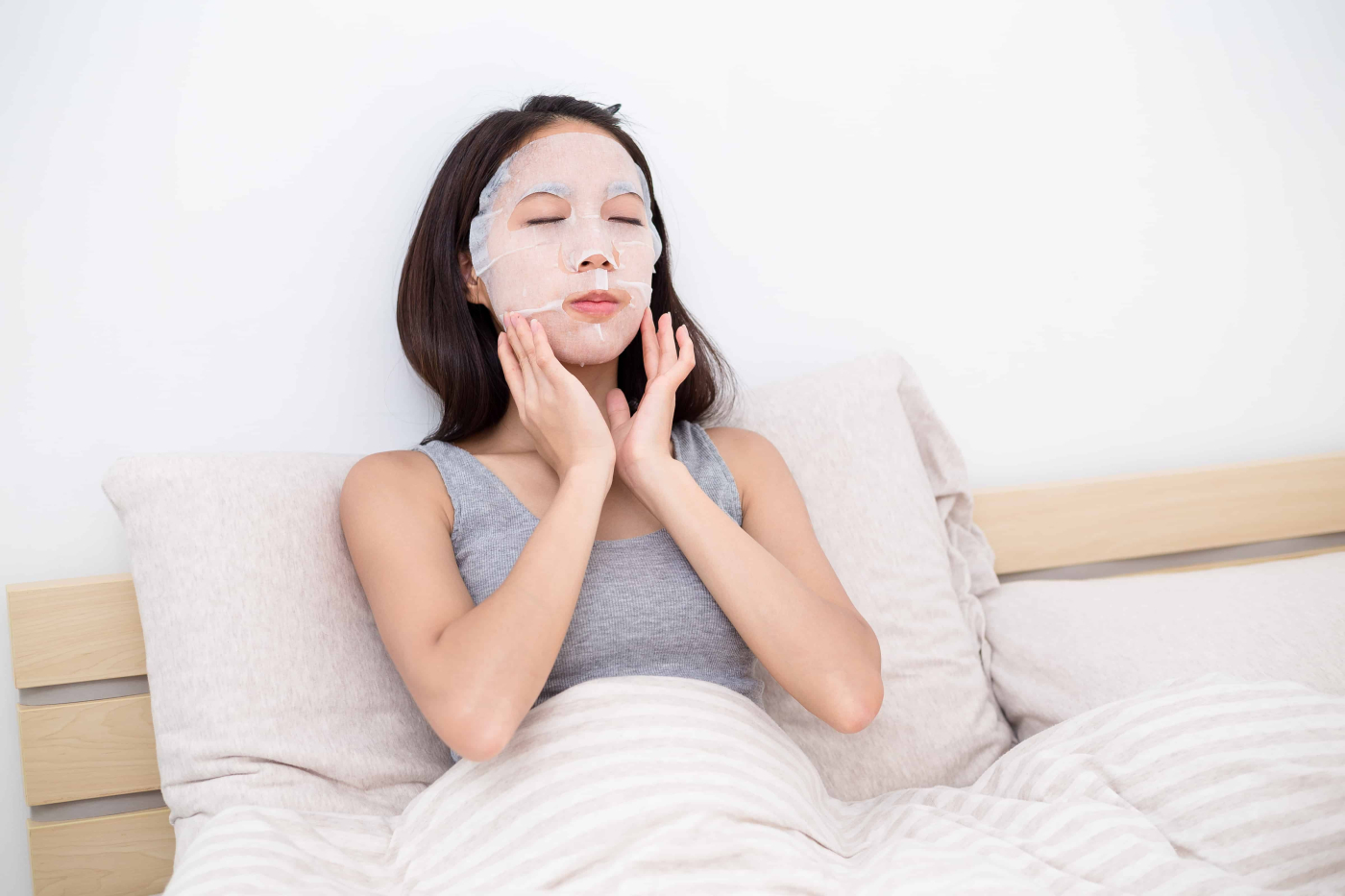 မျက်နှာပေါင်းတင်ဖို့ Sheet Mask သုံးမယ်ဆိုရင် ဒါတွေသိထားပေးပါ