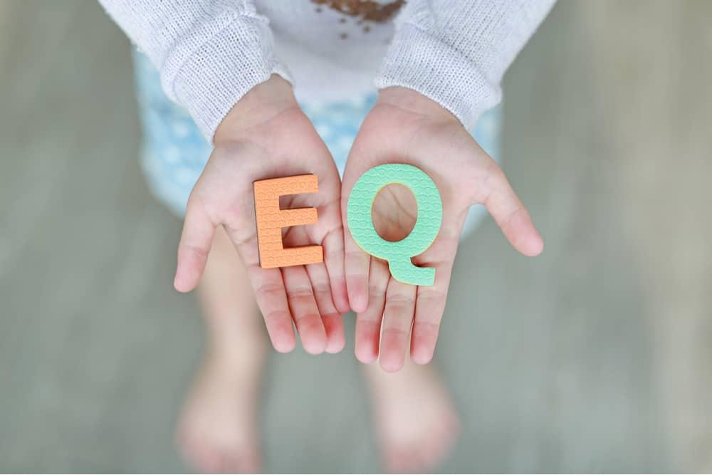 ကလေးကို EQ (စိတ်ခံစားမှုထိန်းသိမ်းနိုင်စွမ်း) ကောင်းအောင် ဘယ်လိုပျိုးထောင်မလဲ
