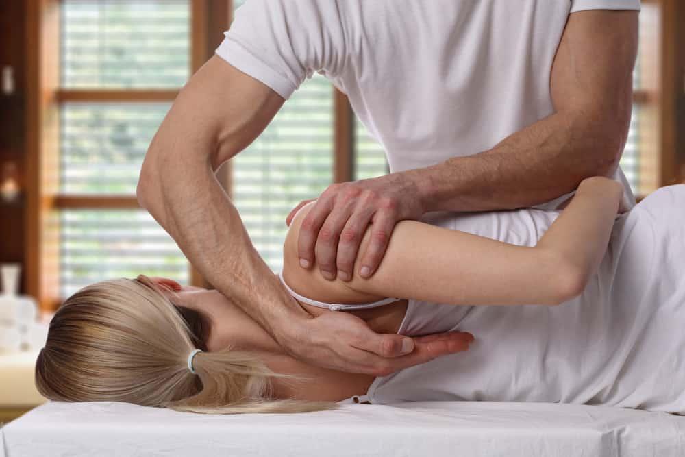 အကြောပြင် ခြင်း (Chiropractic Adjustment)