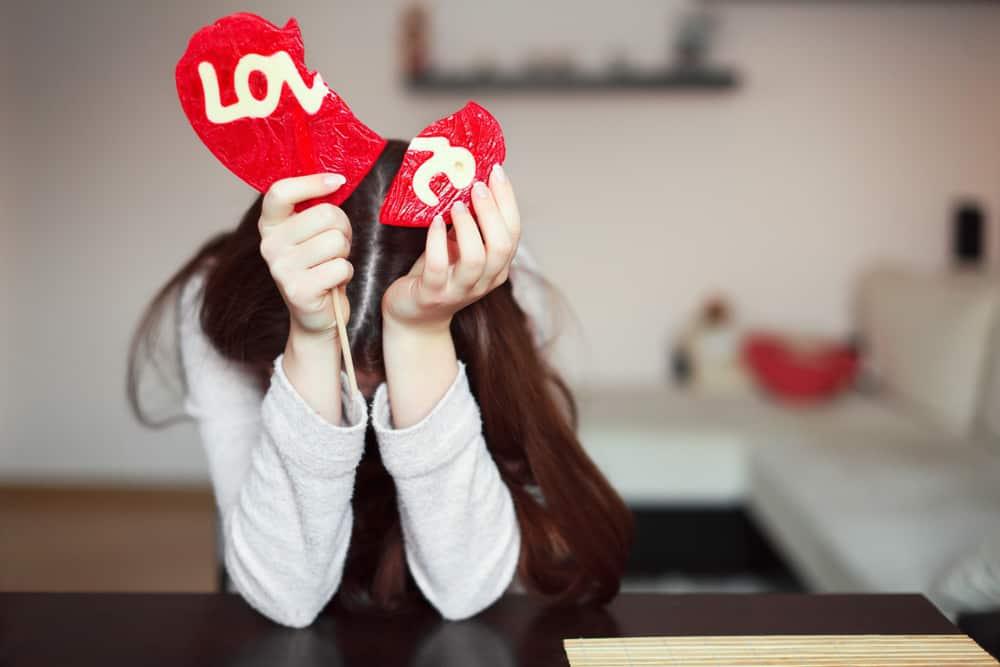 အသည်းကွဲရင် ပျောက်တယ်ဆိုတဲ့ဆေး