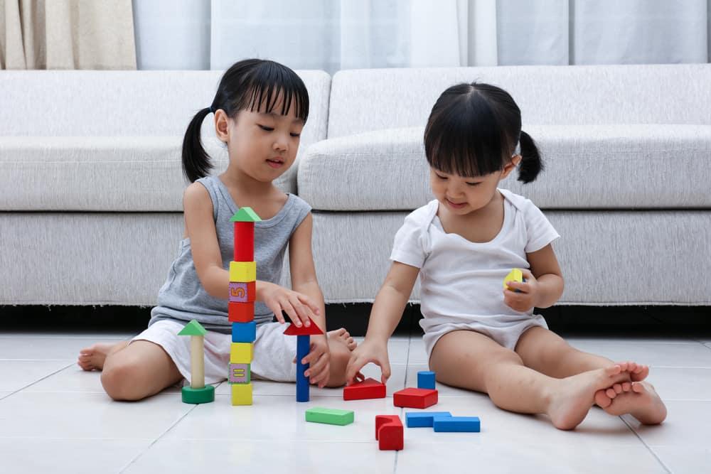 ကလေးတို့ လူမှုပေါင်းသင်းဆက်ဆံရေး (Social Skills) တိုးတက်စေဖို့ ဖေဖေ၊ မေမေတို့ သိသင့်တဲ့ အချက်များ