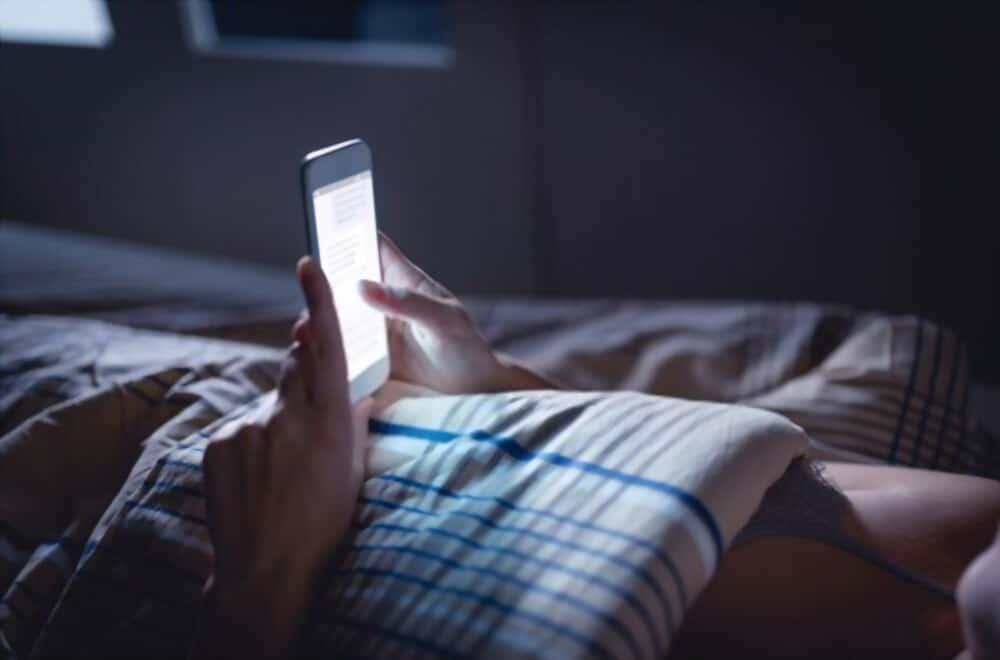 အသက်ရှည်ရှည်နေချင်သလား Screen Time လျှော့ချလိုက်ပါ